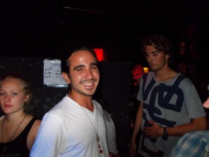 430995_438114929564591_773195397_n