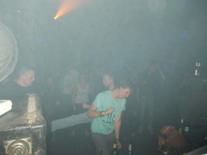 554774_439356109440473_381951887_n