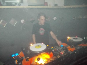 409054_466252920084125_2106593021_n